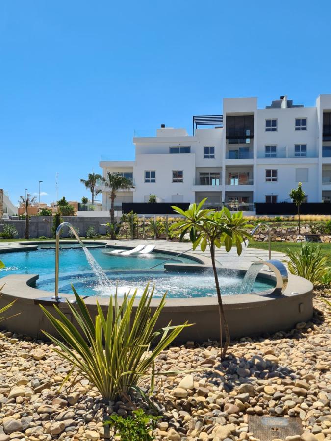 Residence Bali 托雷维耶哈 外观 照片