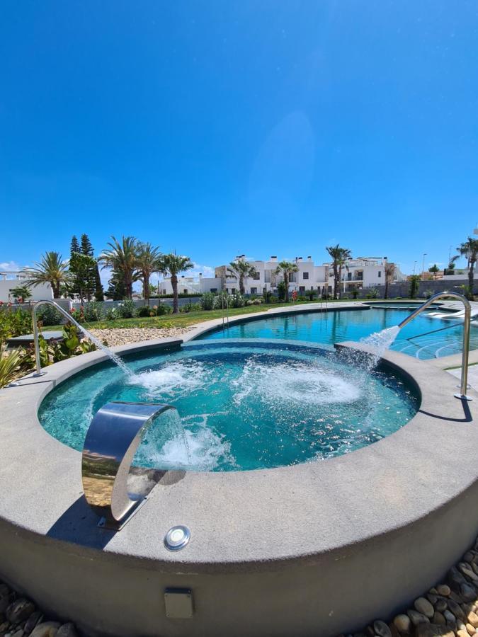 Residence Bali 托雷维耶哈 外观 照片