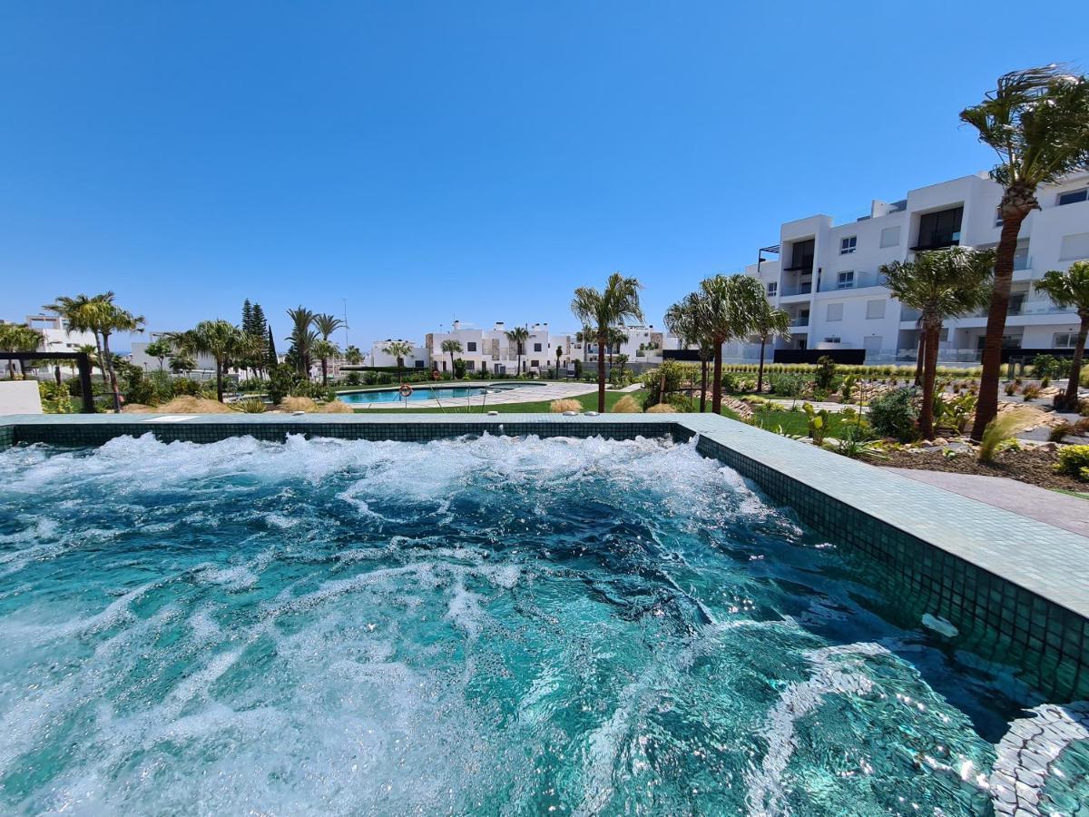 Residence Bali 托雷维耶哈 外观 照片